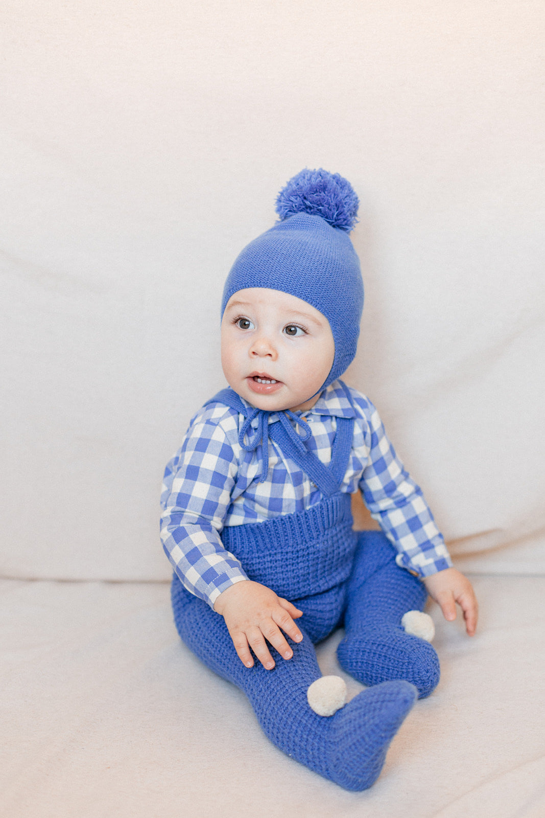 Bluish pompom bonnet