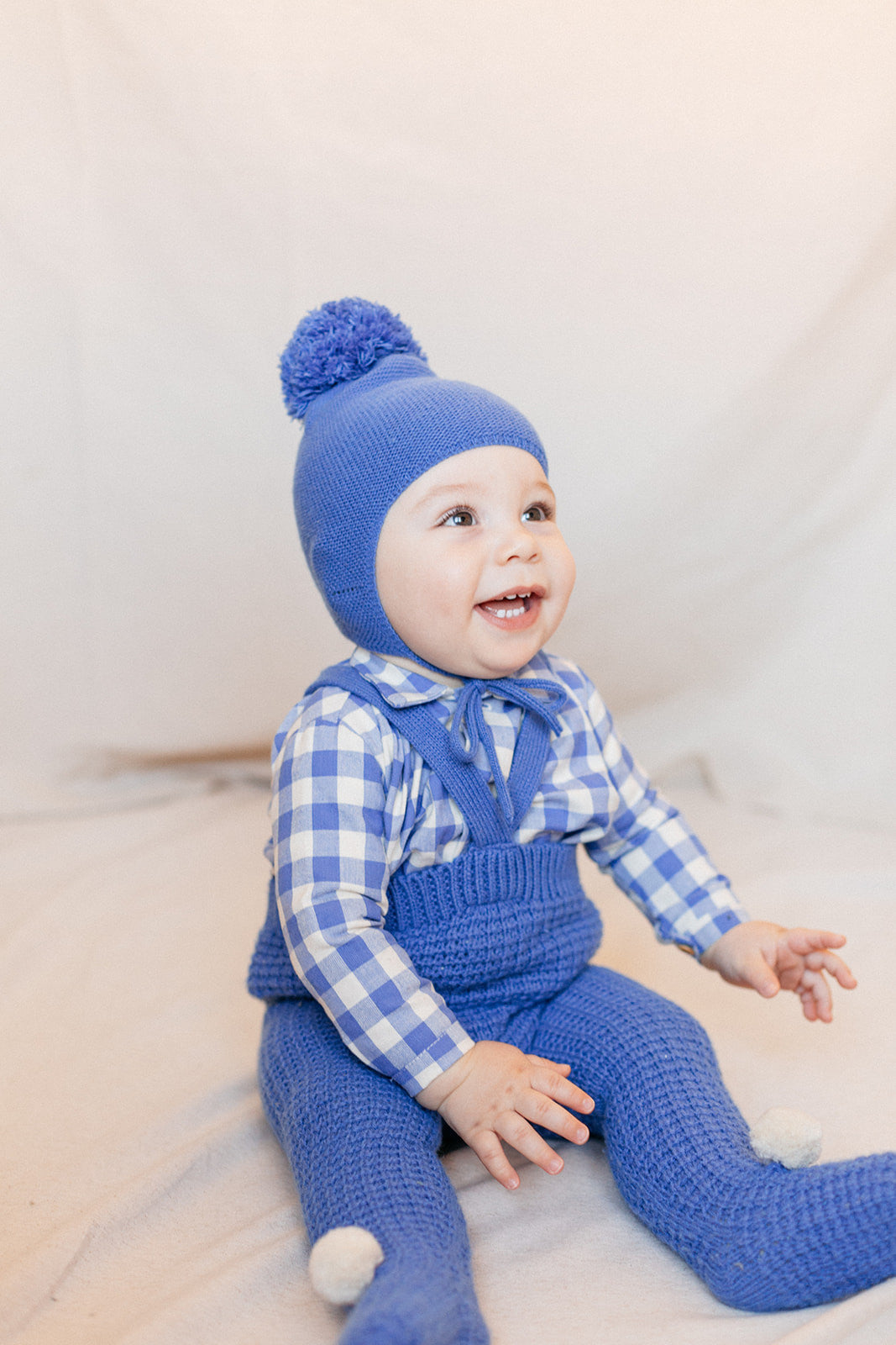 Bluish pompom bonnet