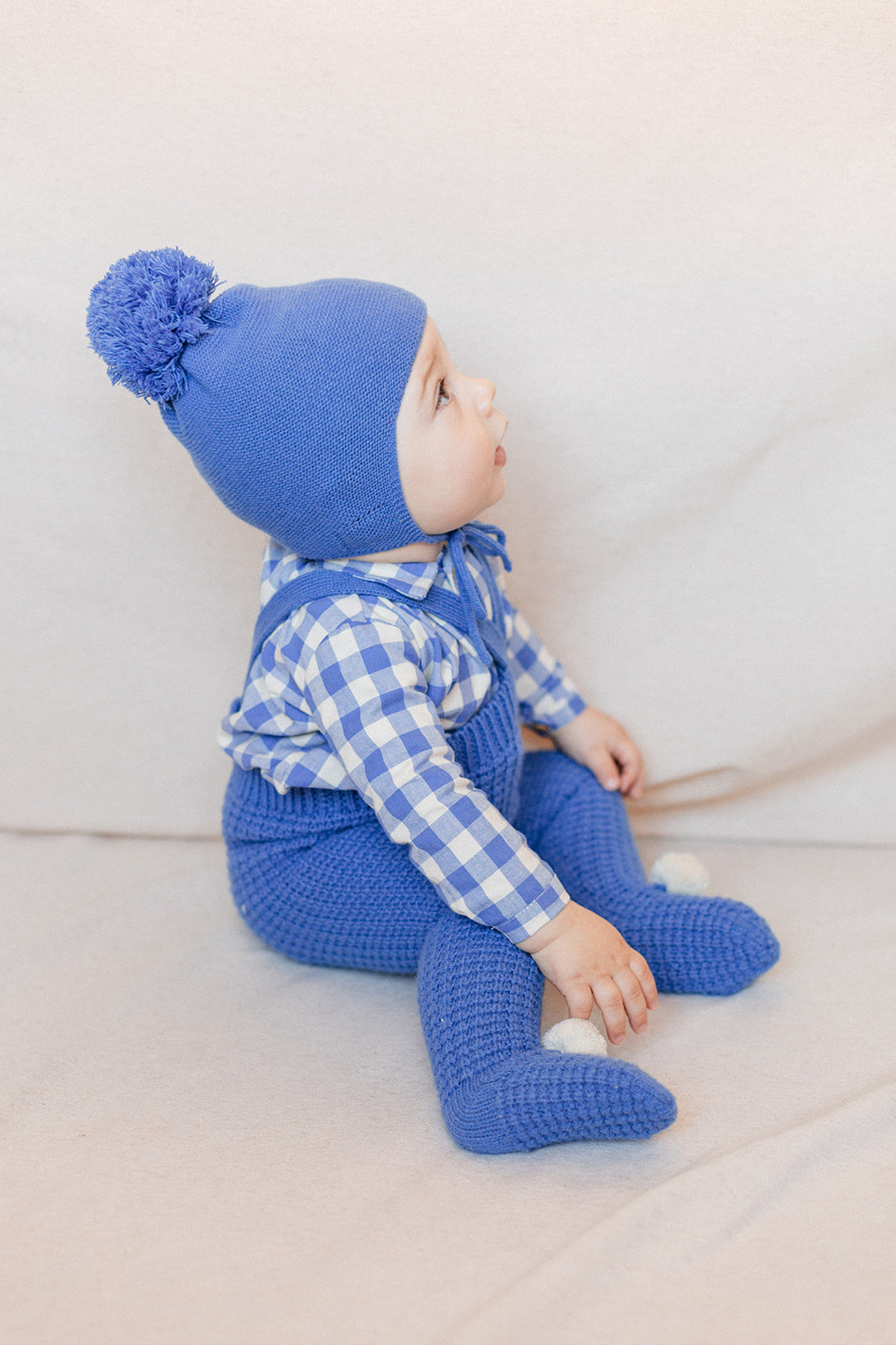 Bluish pompom bonnet