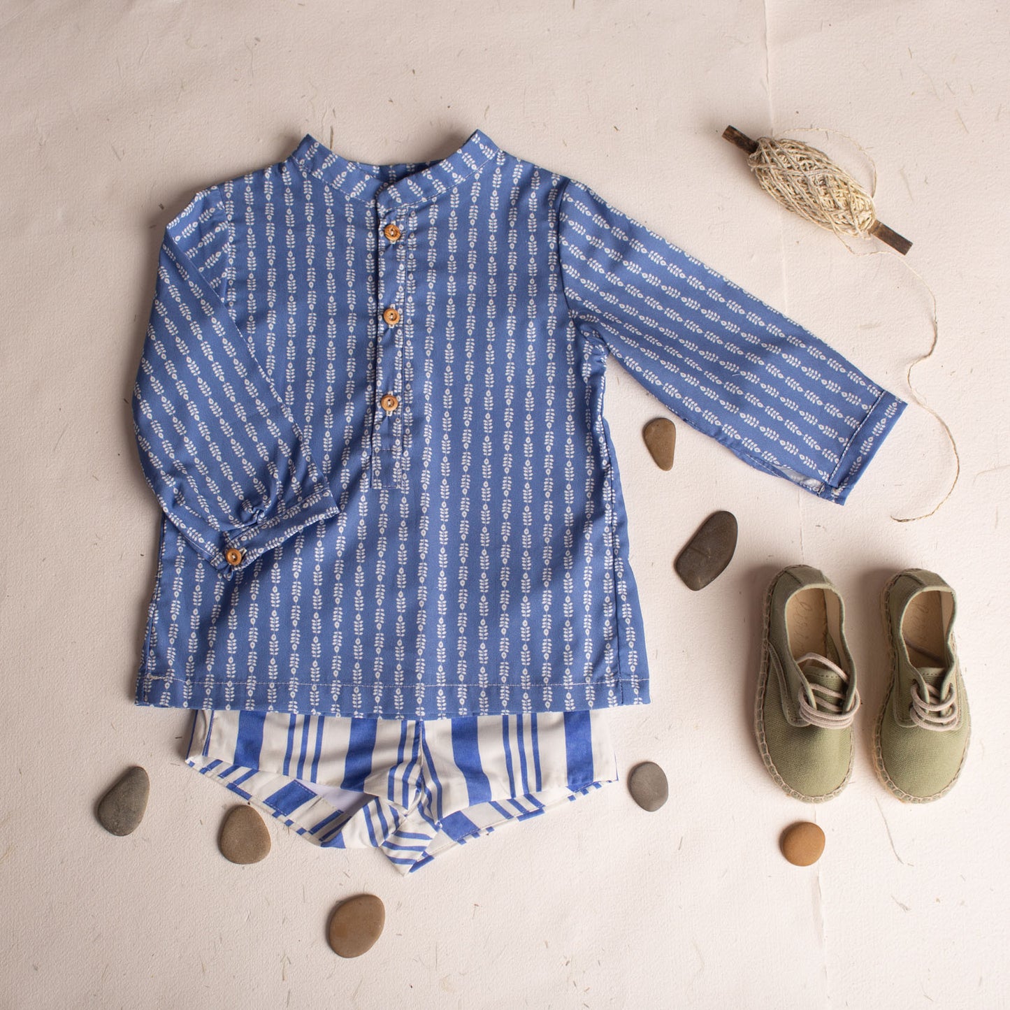 Deep blue stripe short