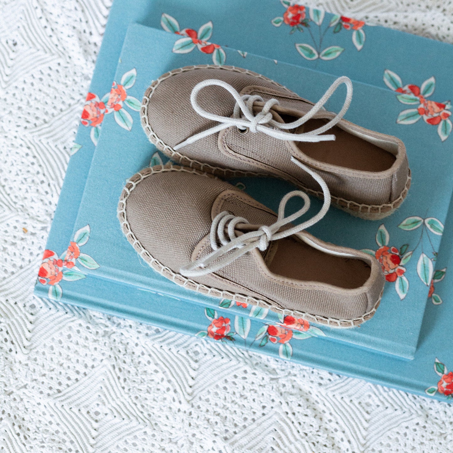 Tan closed espadrilles