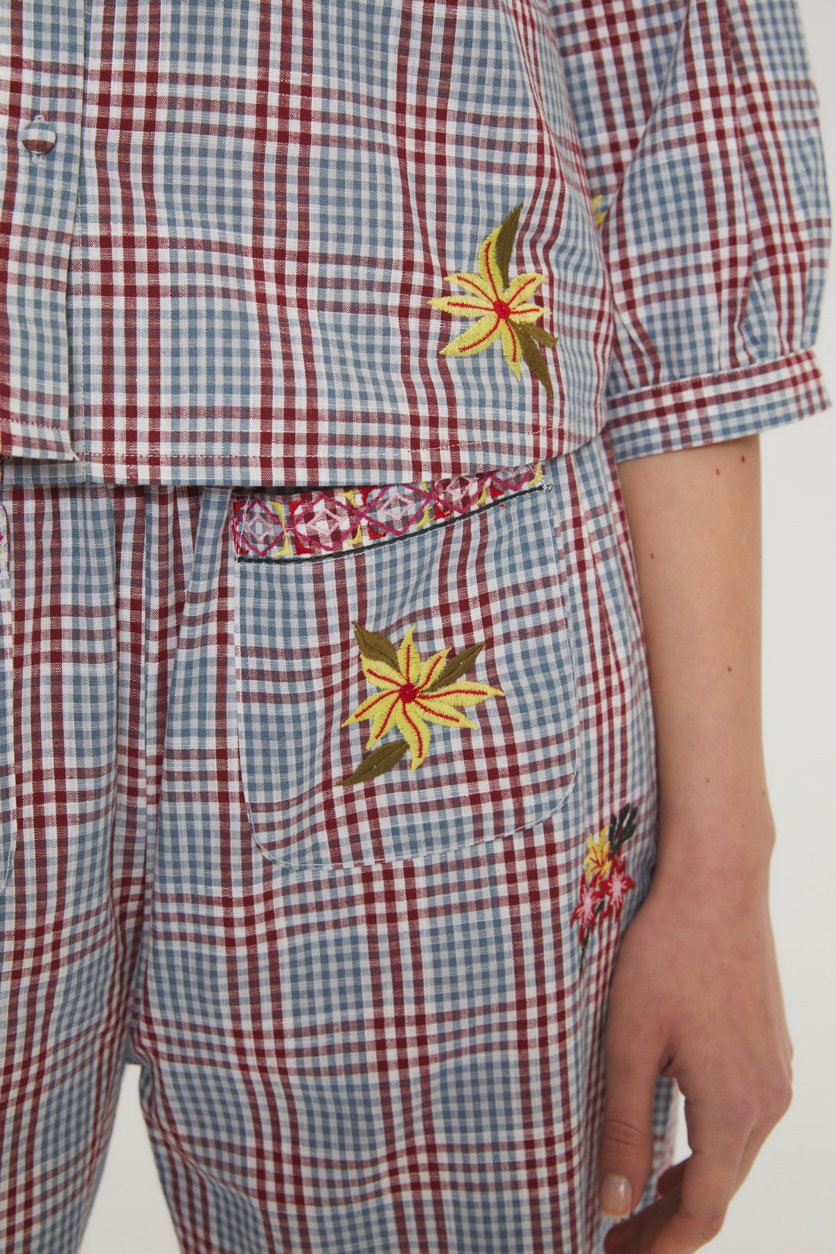 Women's embroidered trousers Lob