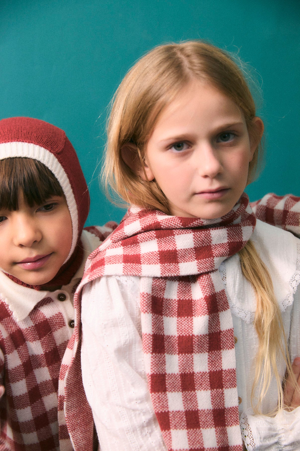 Gingham Russet knit scarf girl