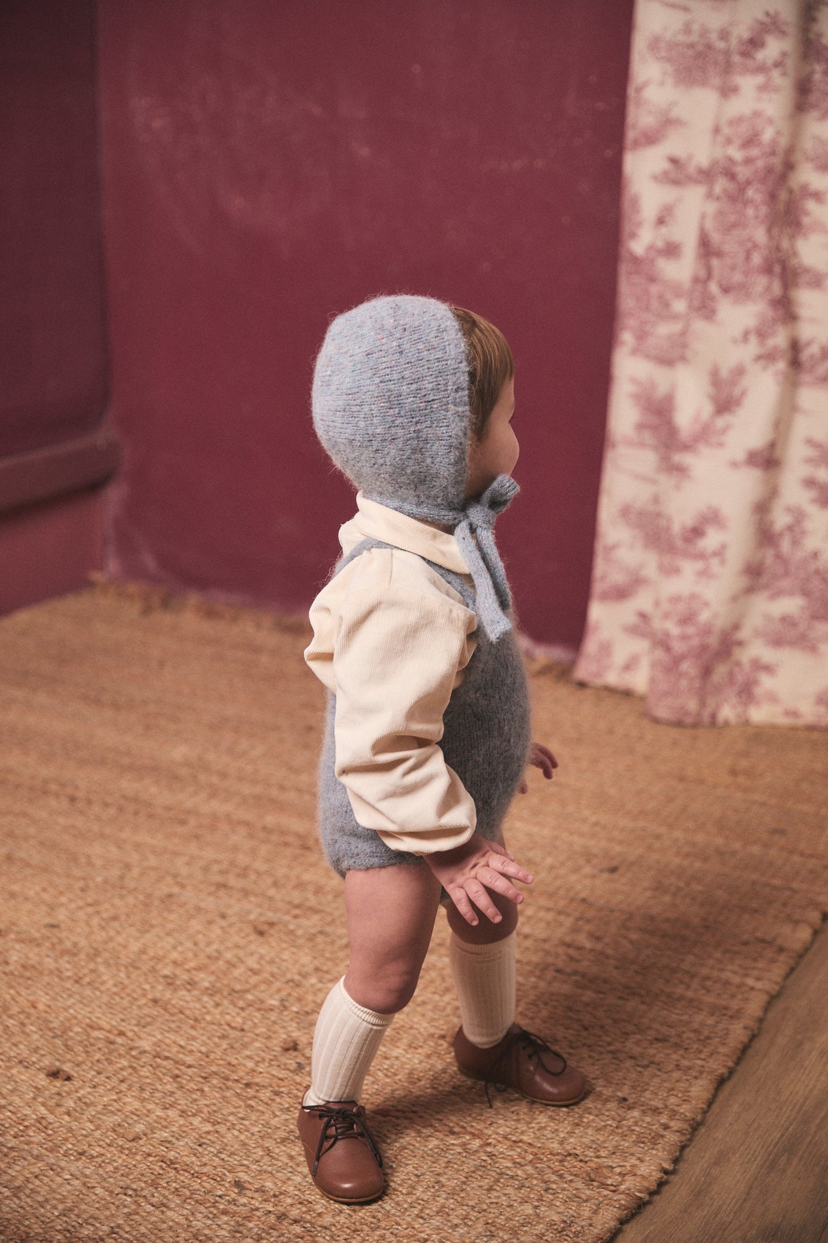 Light blue knitted bonnet