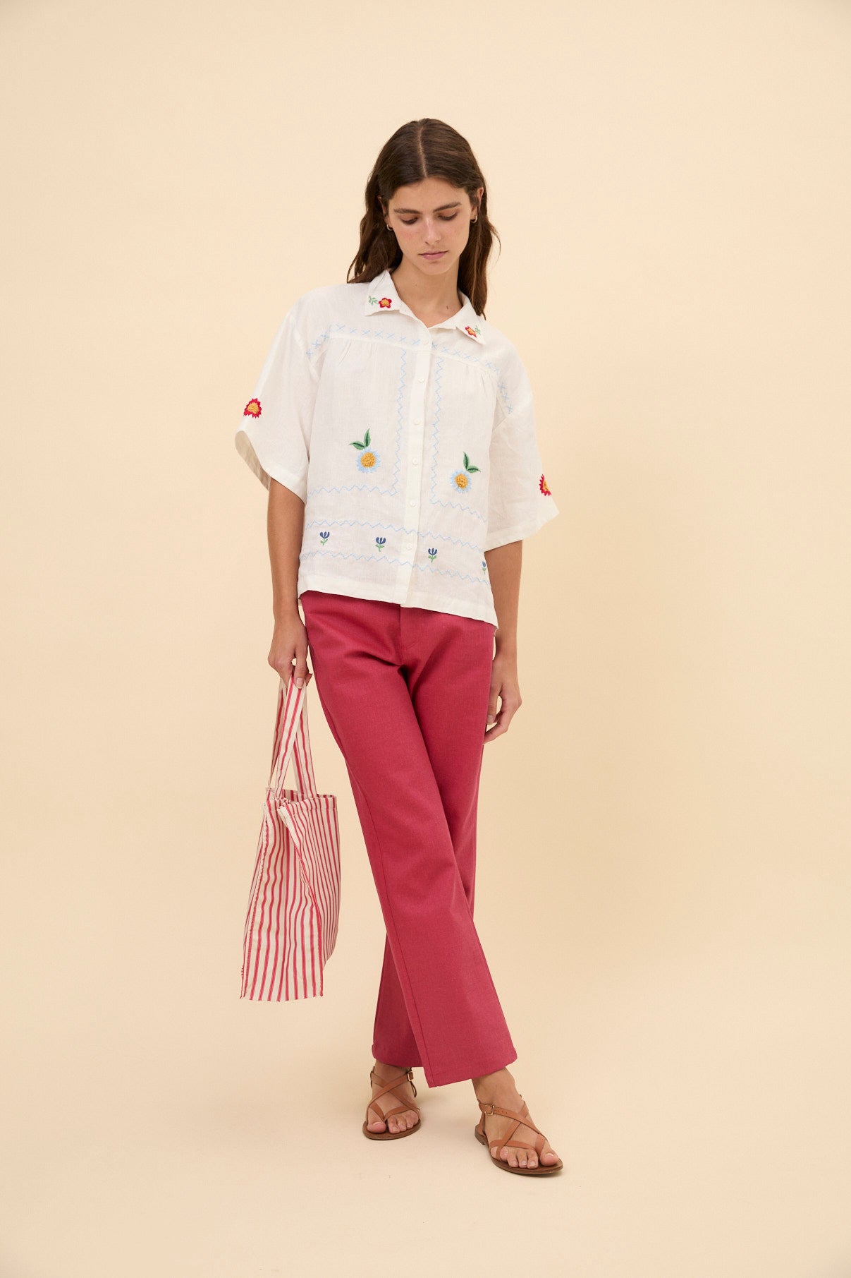 Woman O Barqueiro embroidered blouse