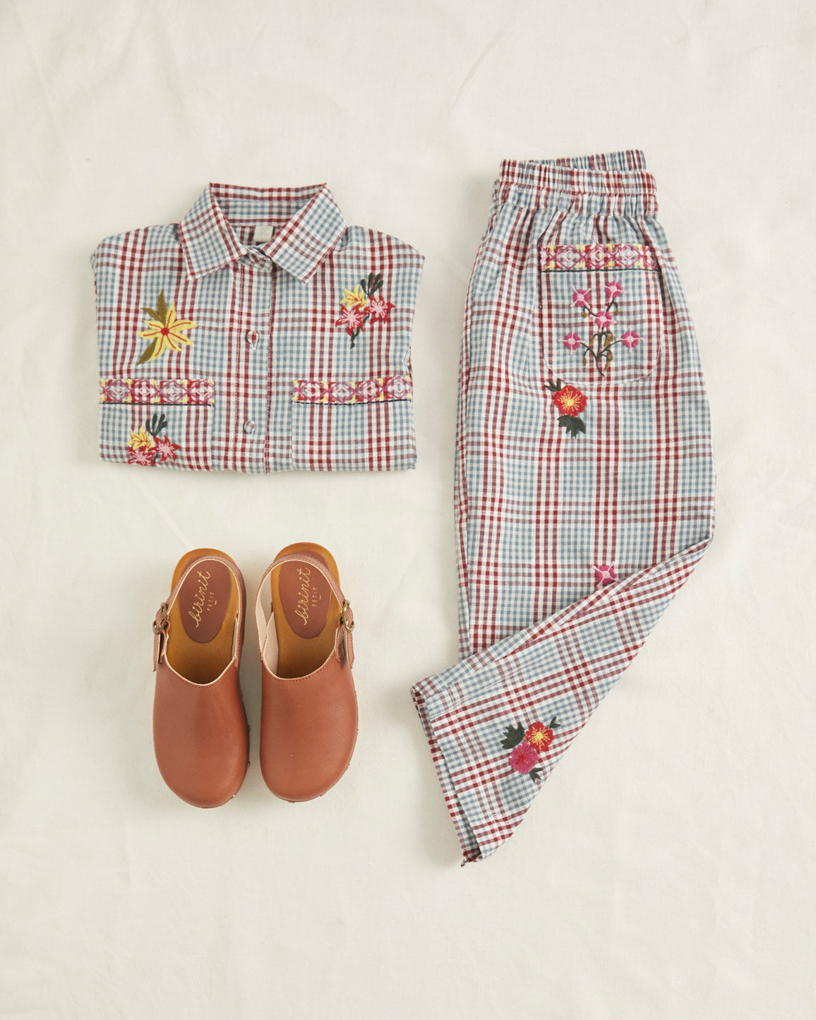 Lob embroidered trousers