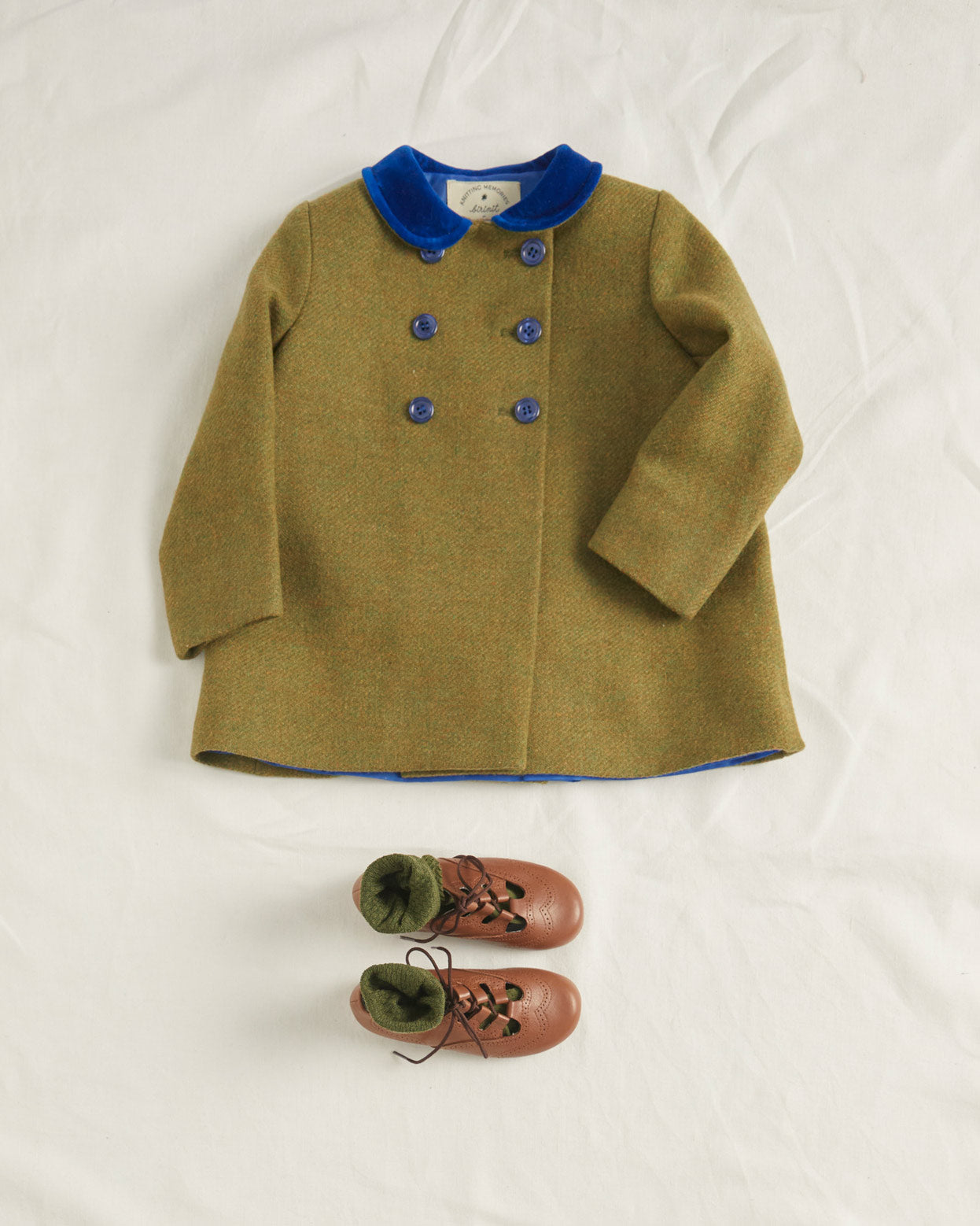 Velazquez Green Antique coat baby neck