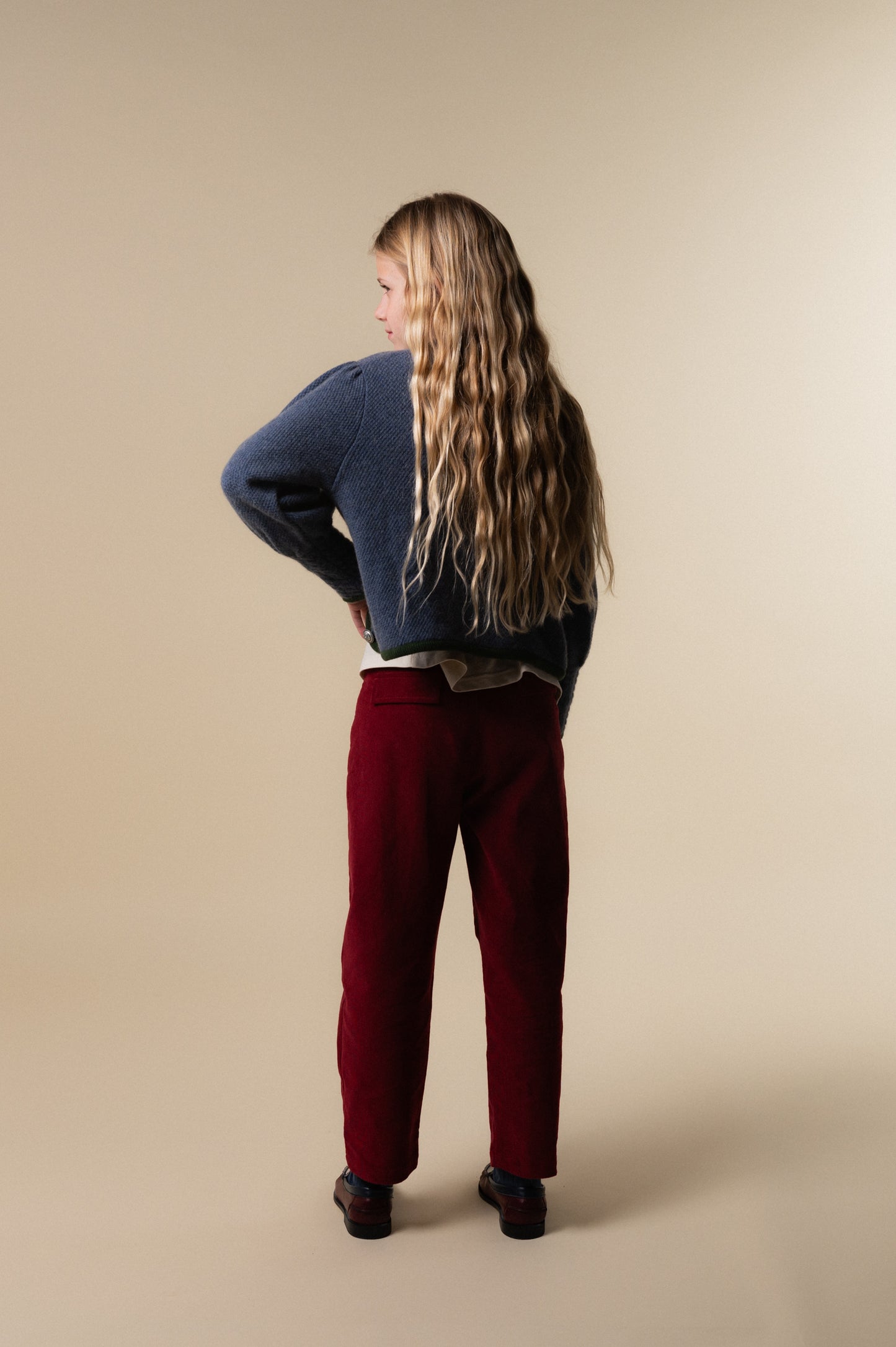 Pantalón pinzas pana Granate niña