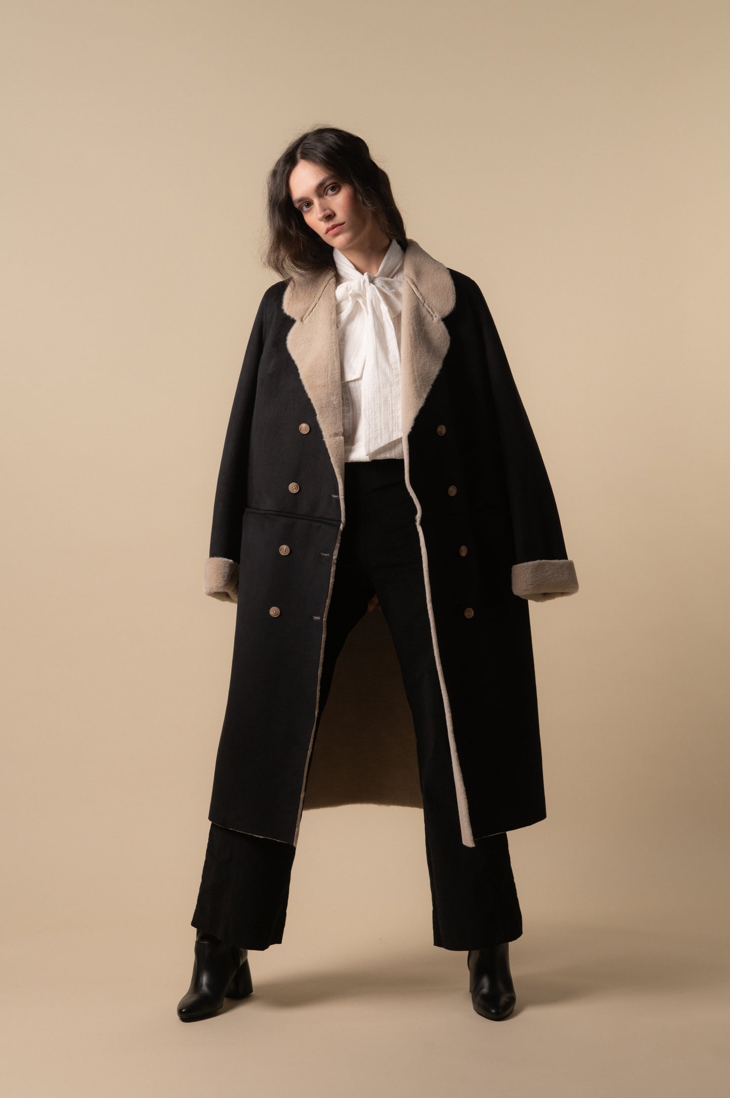 Woman Black velvet trousers