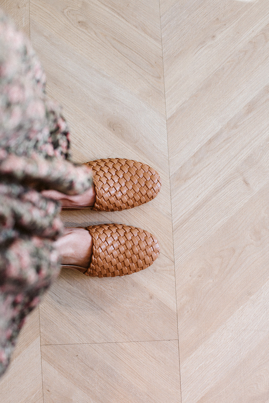 Woman sandals camel