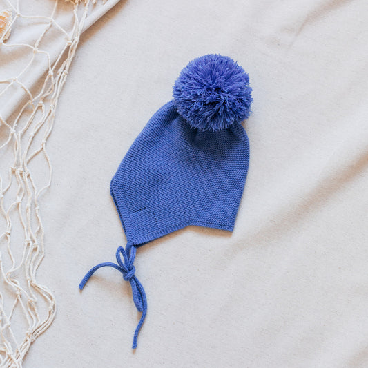 Bluish pompom bonnet