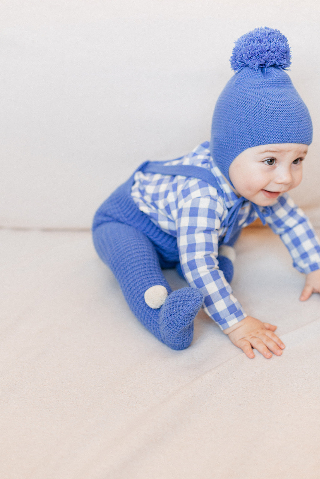 Bluish pompom gaiter