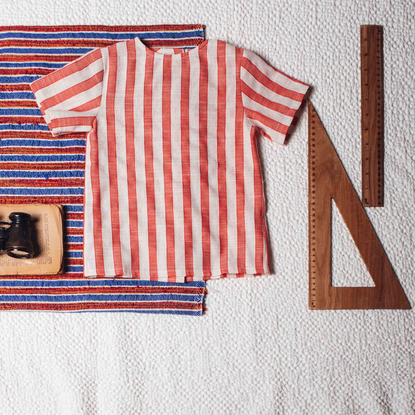 Wide red stripe short sleeve shirt