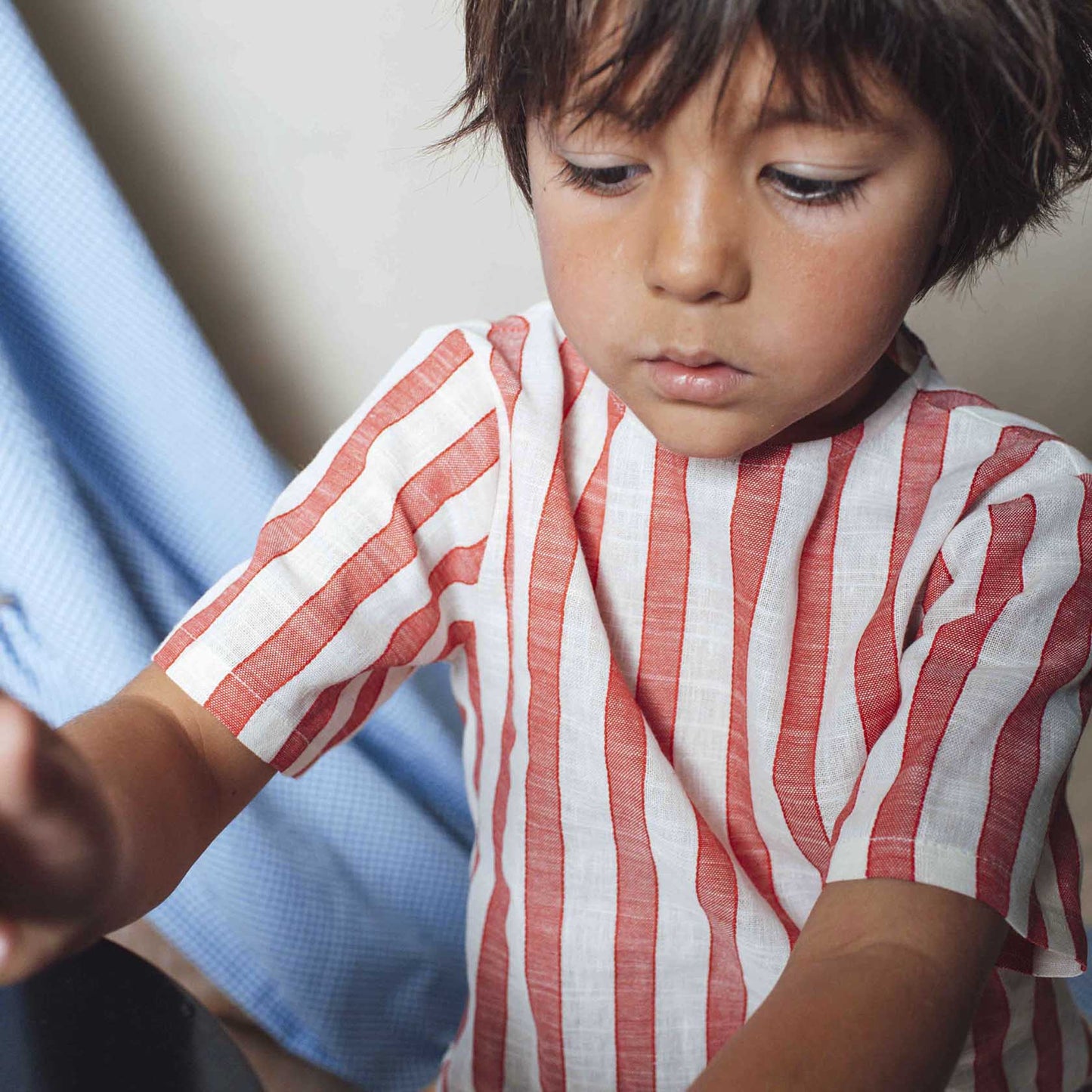 Wide red stripe short sleeve shirt