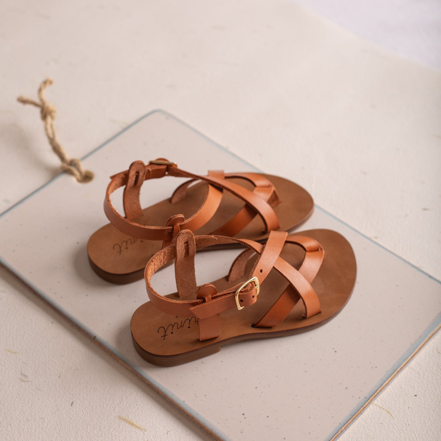 Sandalias tiras camel