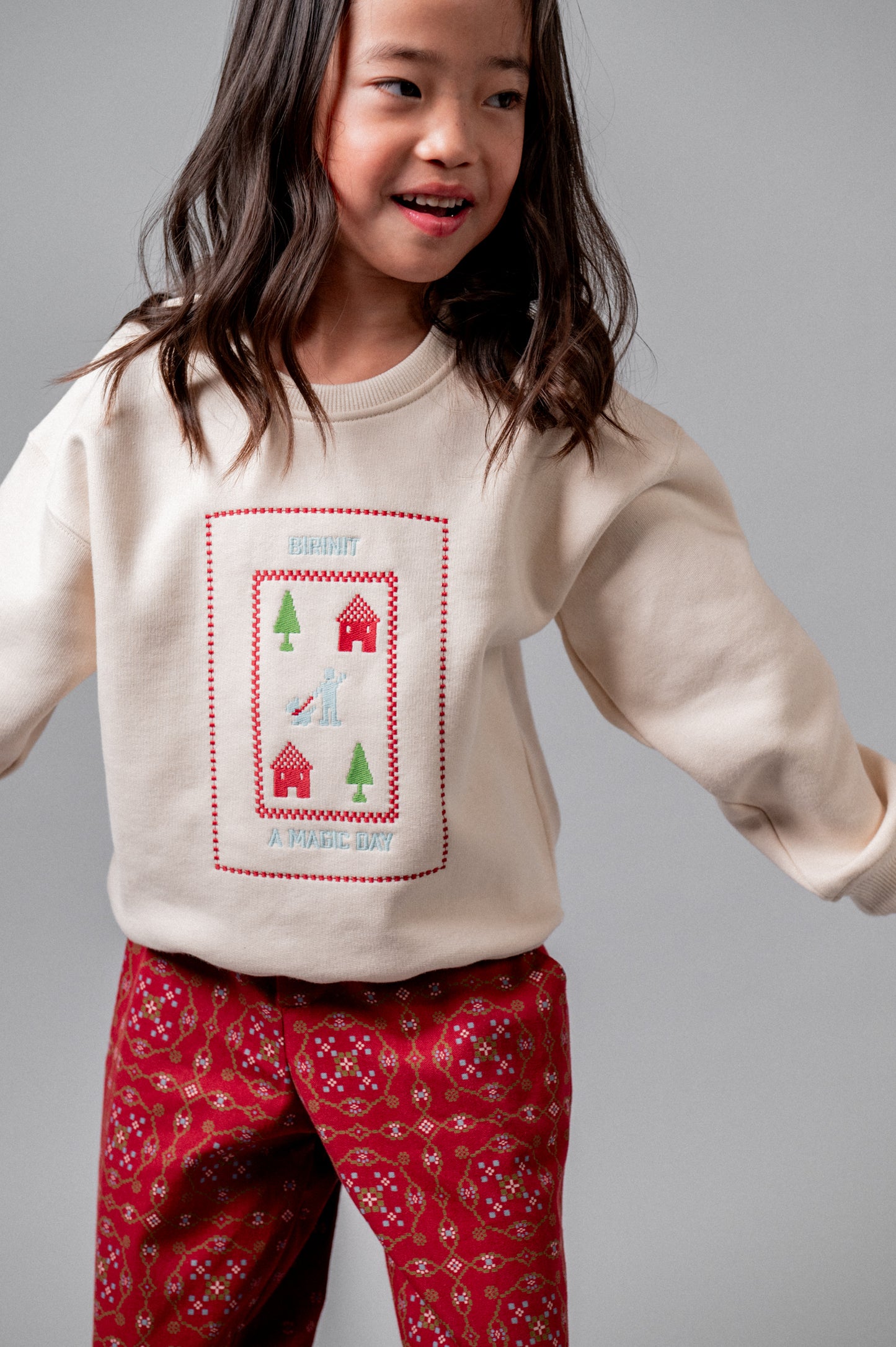 Sudadera ivory Magic day niña