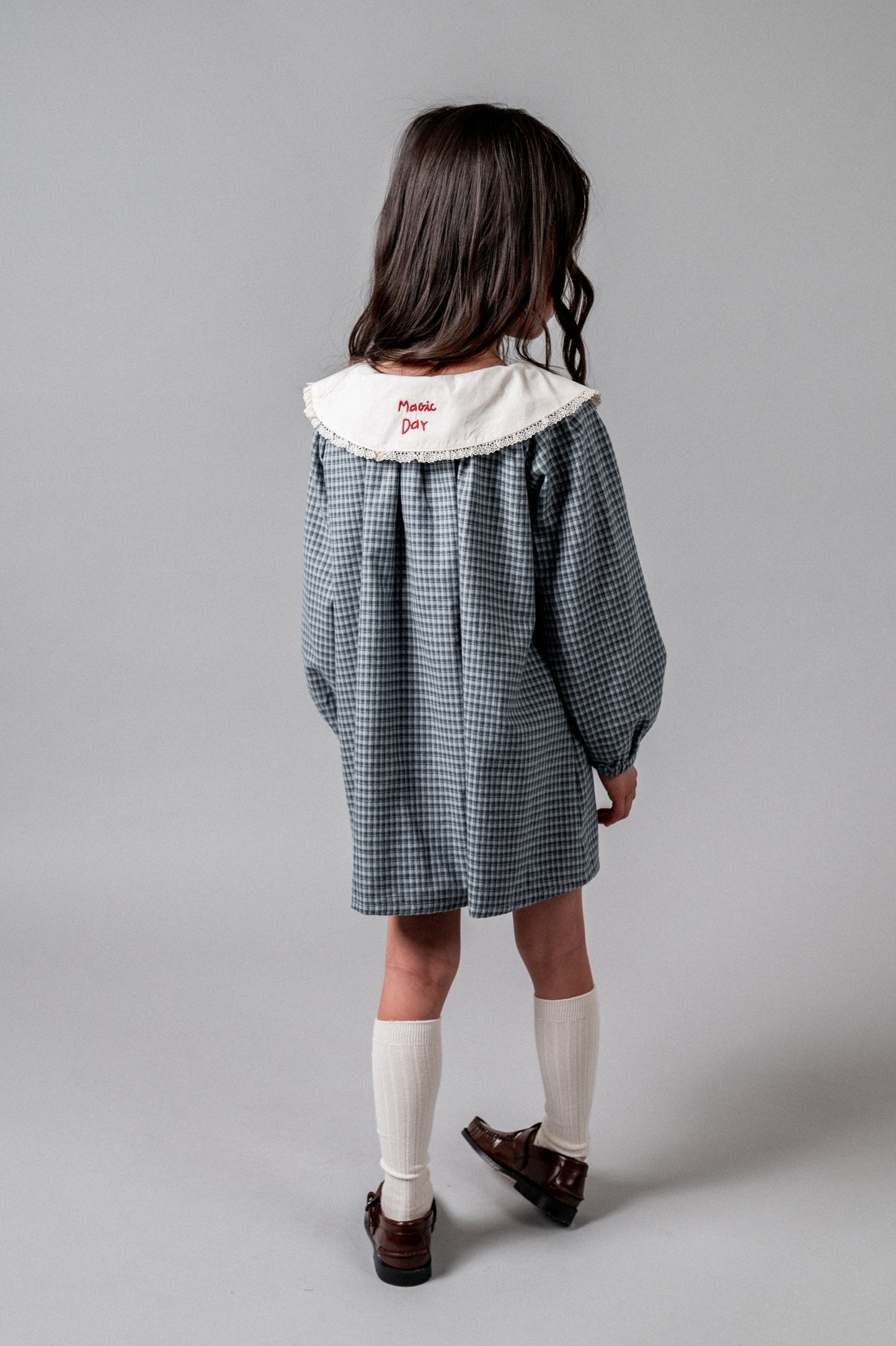 Vestido bordado vichy índigo niña
