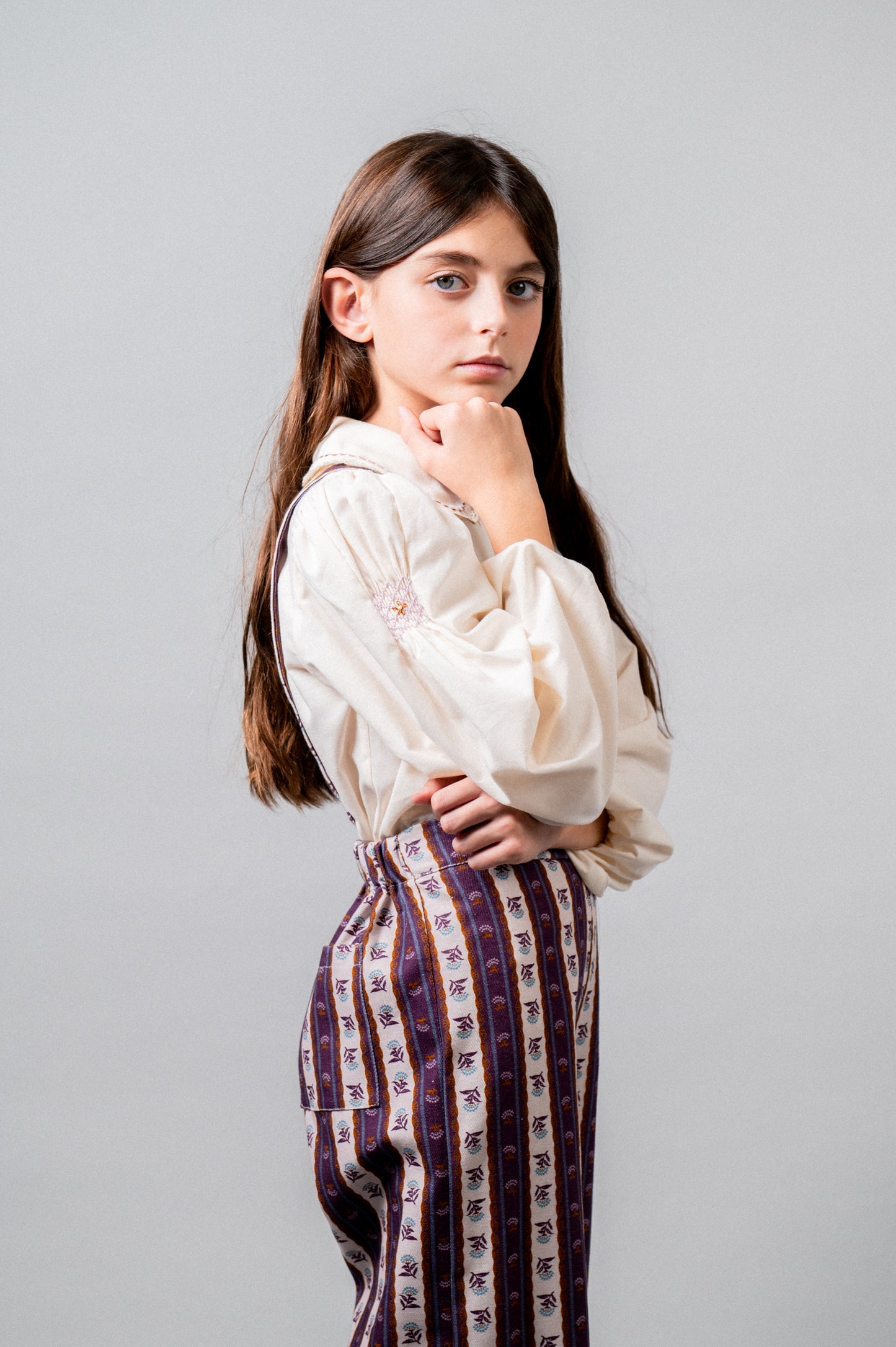 Camisa cruda nidos bordados malvas niña