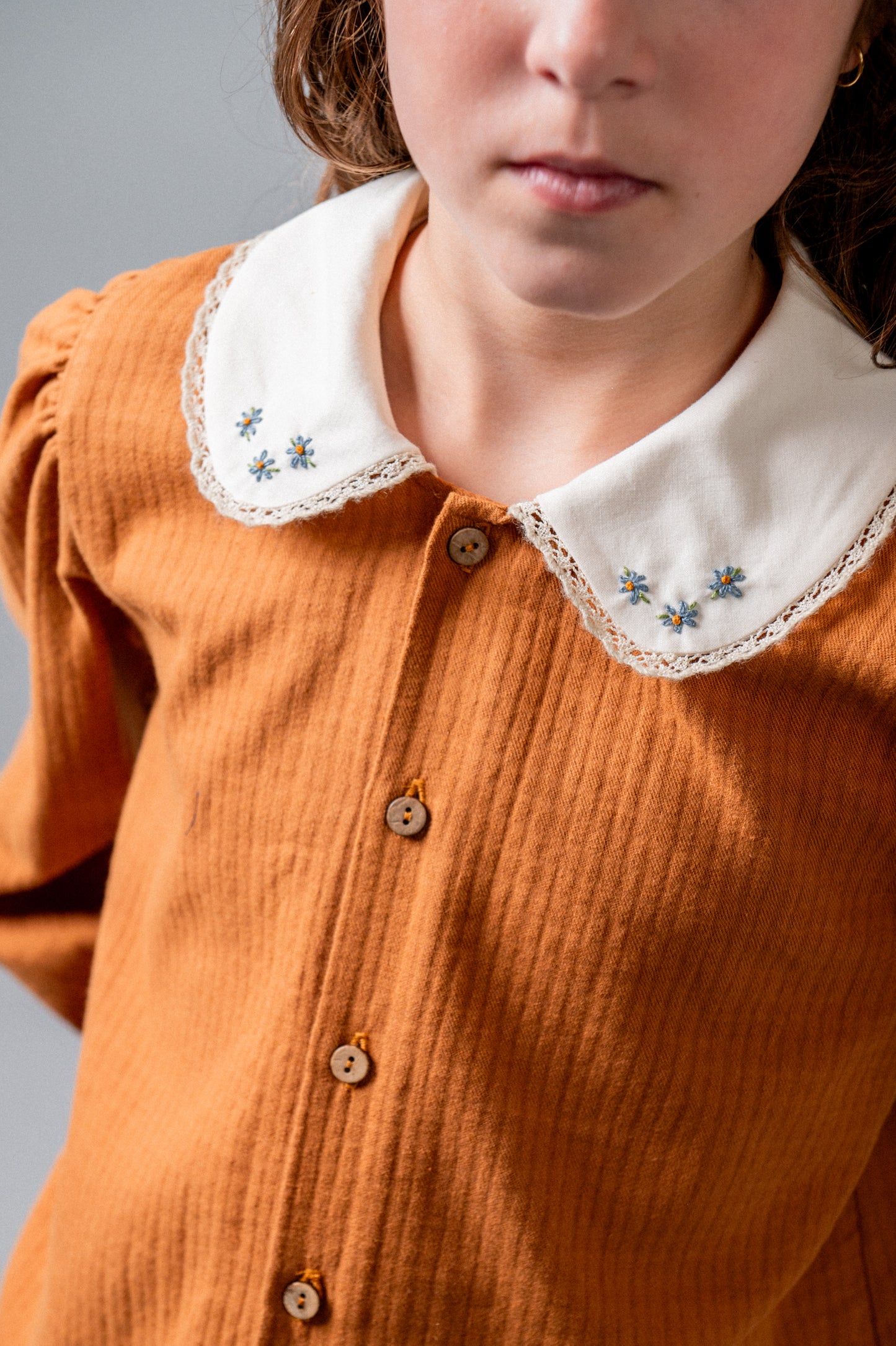 Camisa bordada toffee niña