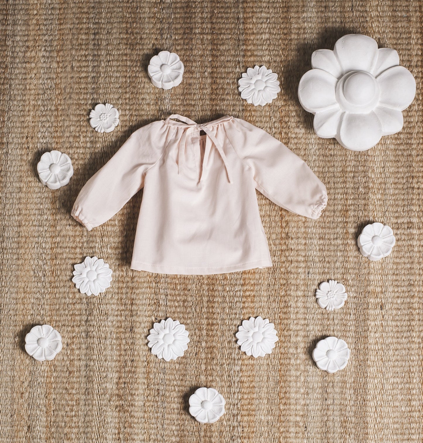 Ivory blouse with flower embroidered