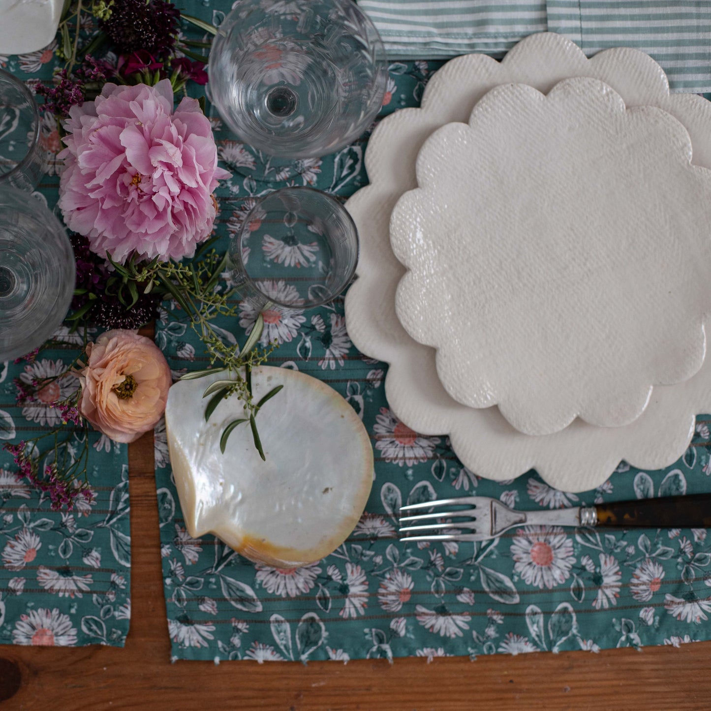 Wood and green stripe individual tablecloth