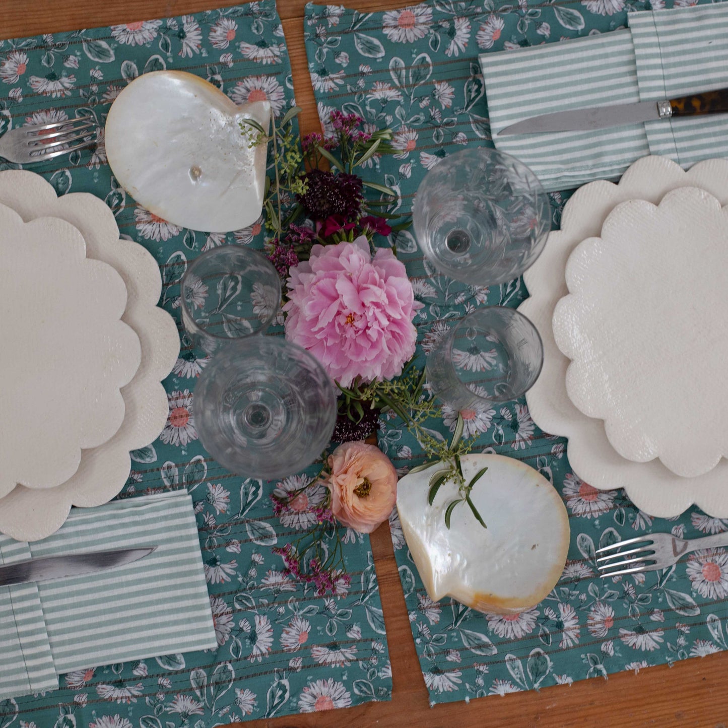 Wood and green stripe individual tablecloth