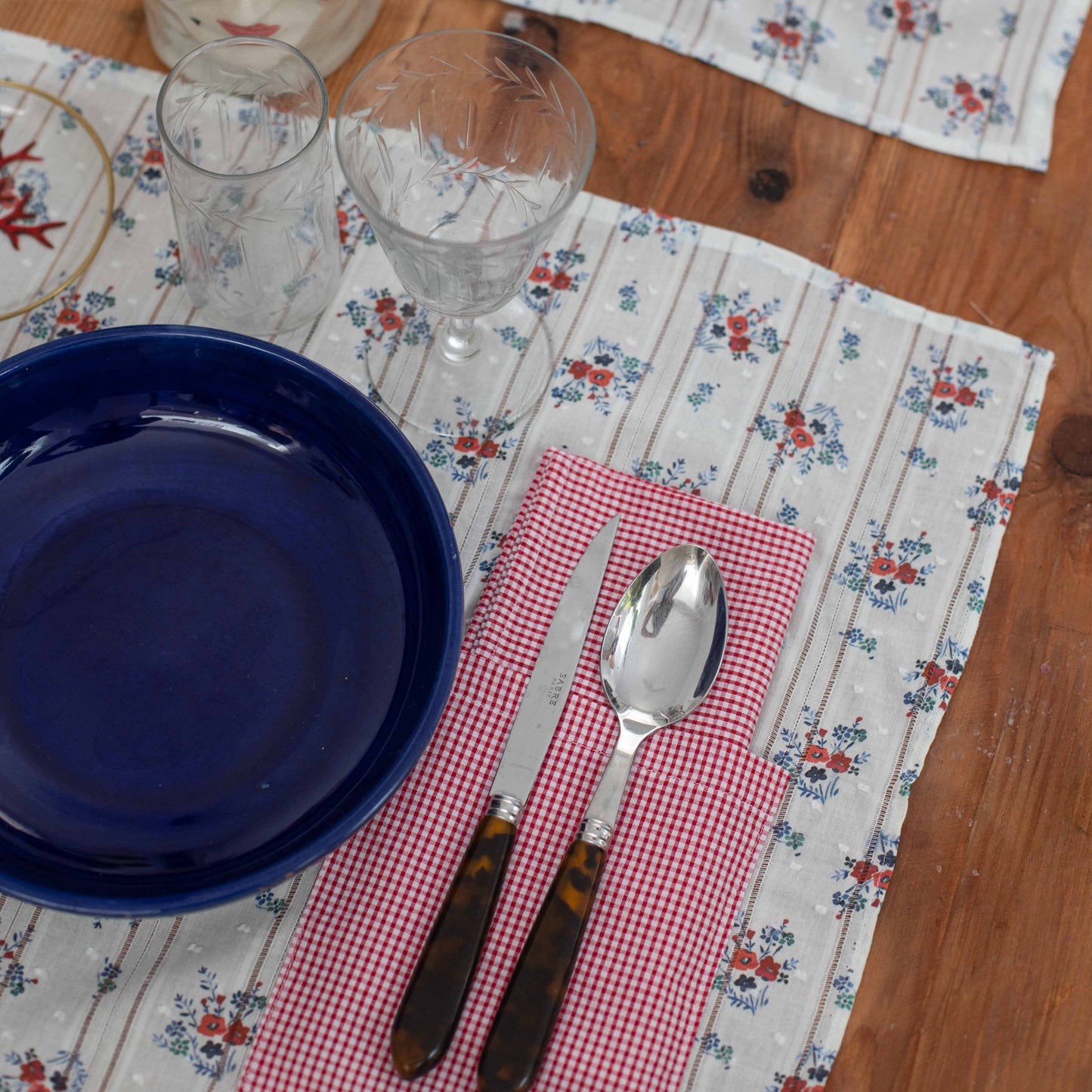 Bianca and red gingham individual tablecloth