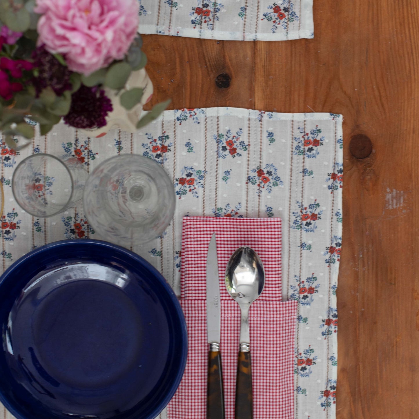 Bianca and red gingham individual tablecloth