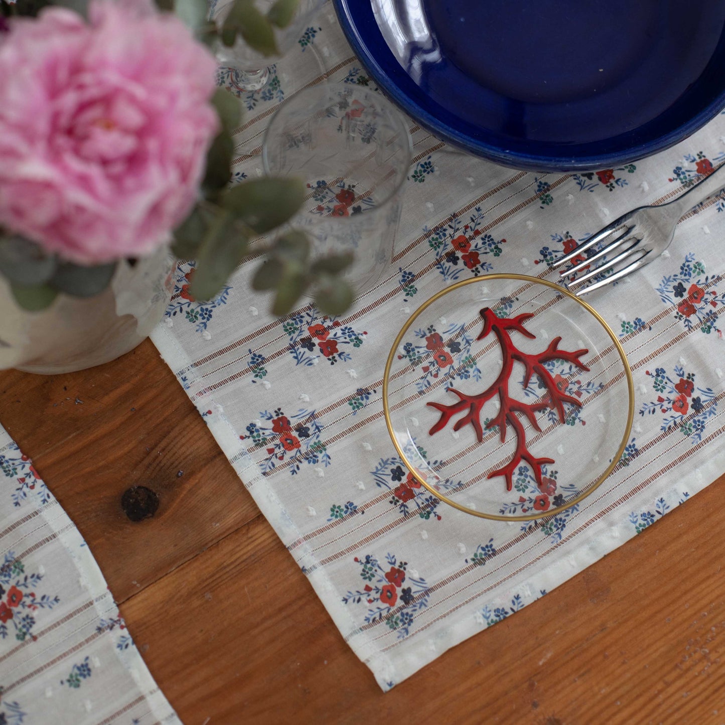 Bianca and red gingham individual tablecloth