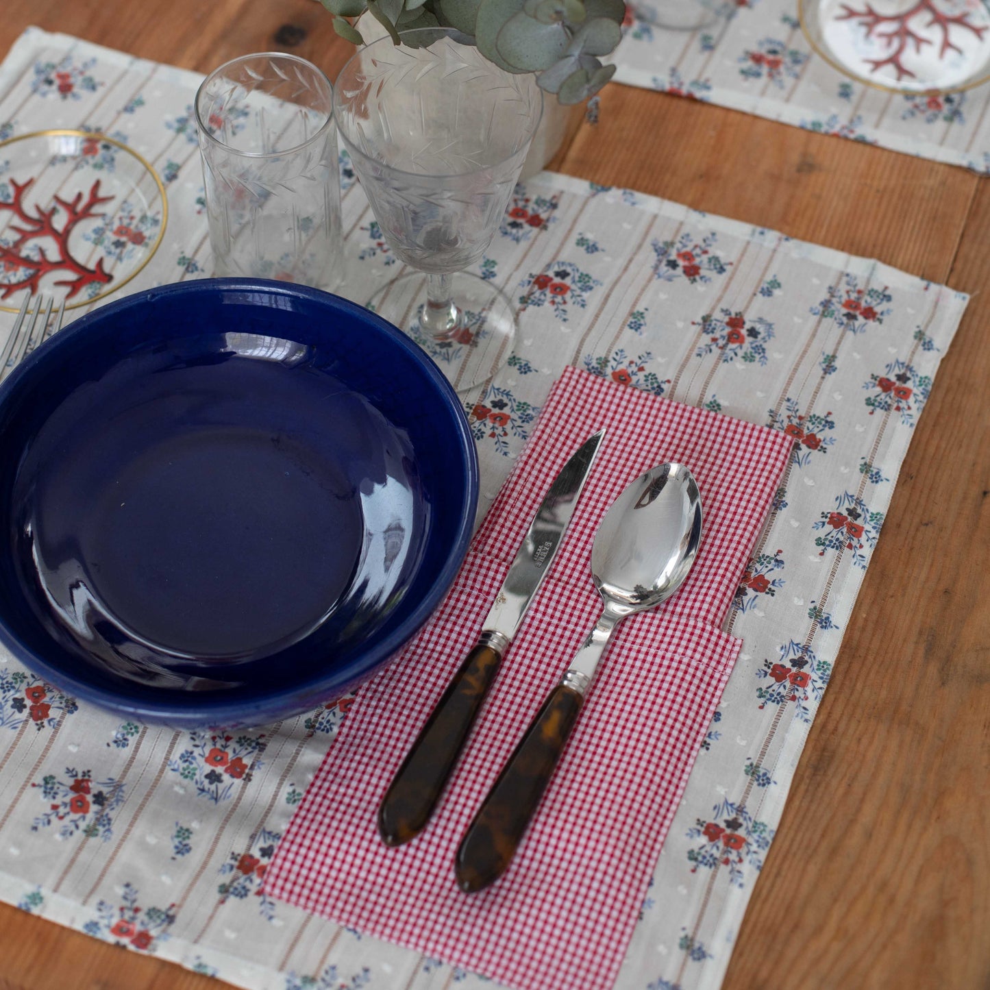 Bianca and red gingham individual tablecloth