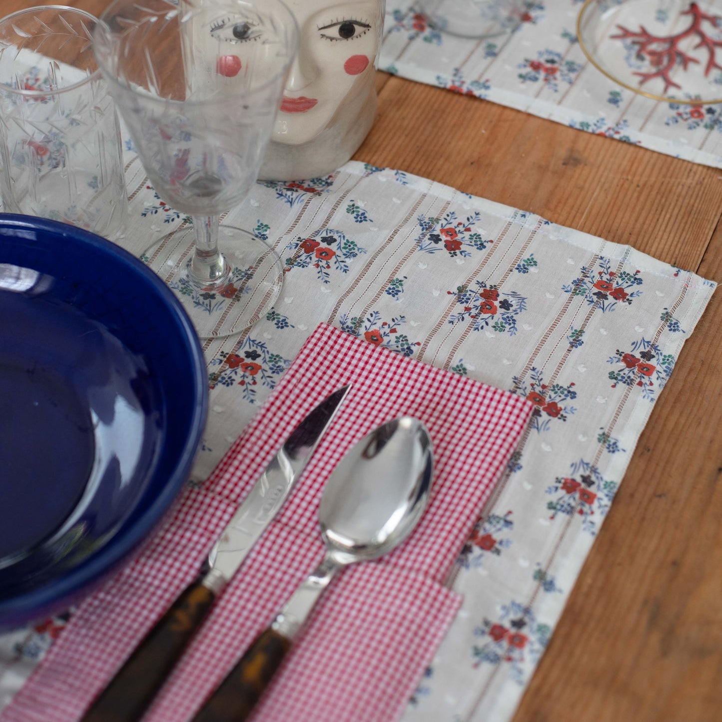 Bianca and red gingham individual tablecloth