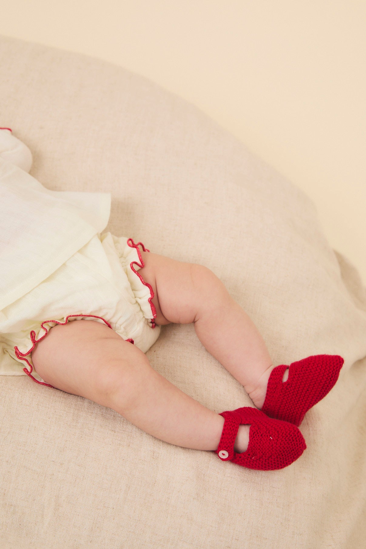 Newborn embroidery blouse and bloomer set