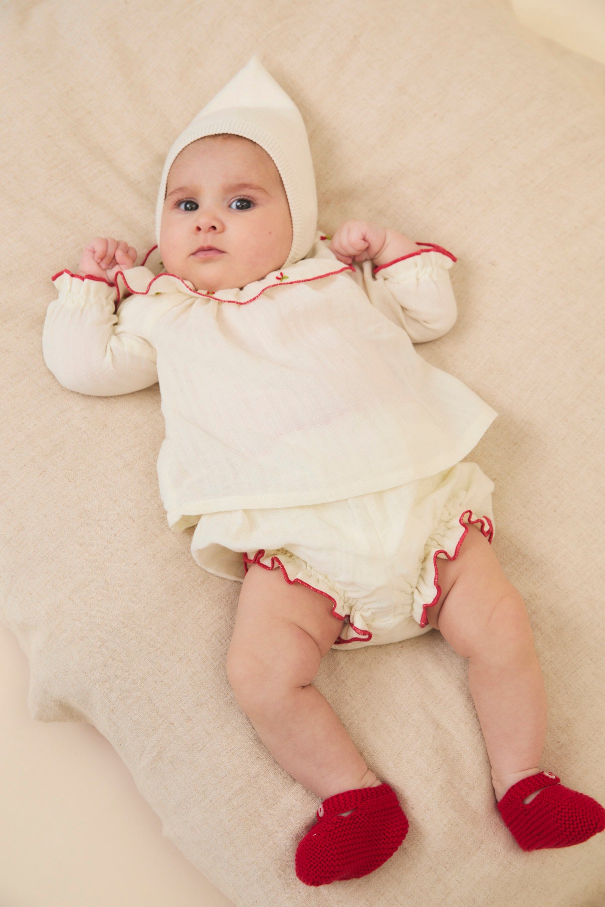 Newborn embroidery blouse and bloomer set