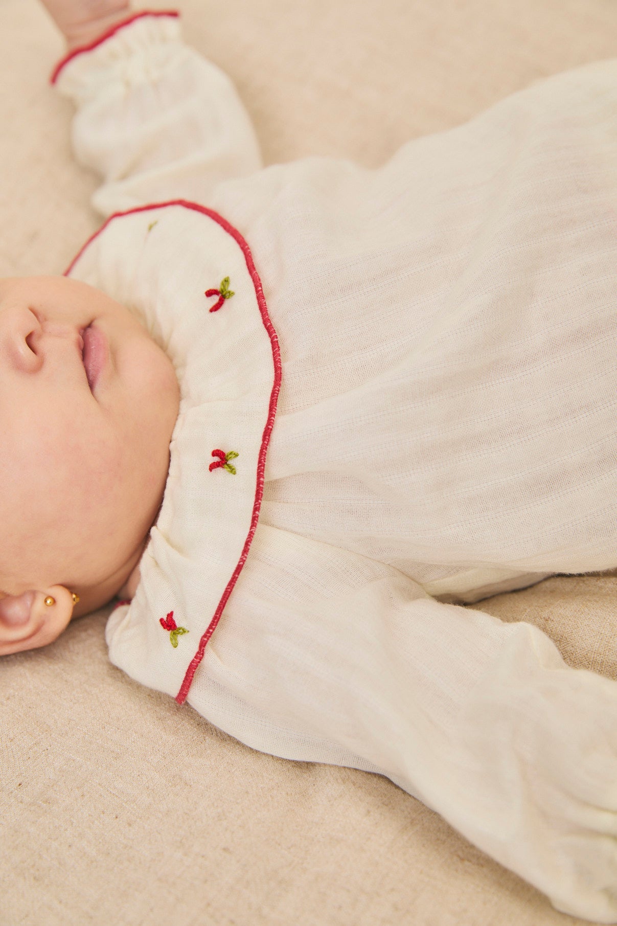 Newborn embroidery blouse and bloomer set