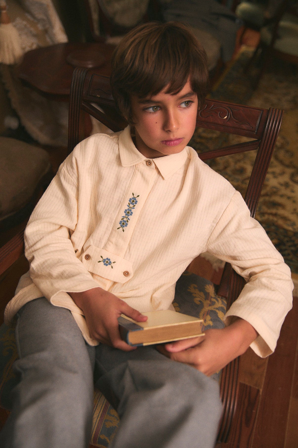 Camisa Austriaca bordada cruda niño