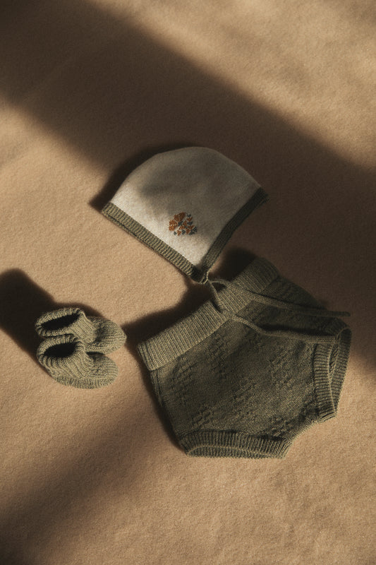 Green knit bloomer new born