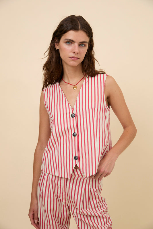 Woman red stripes vest