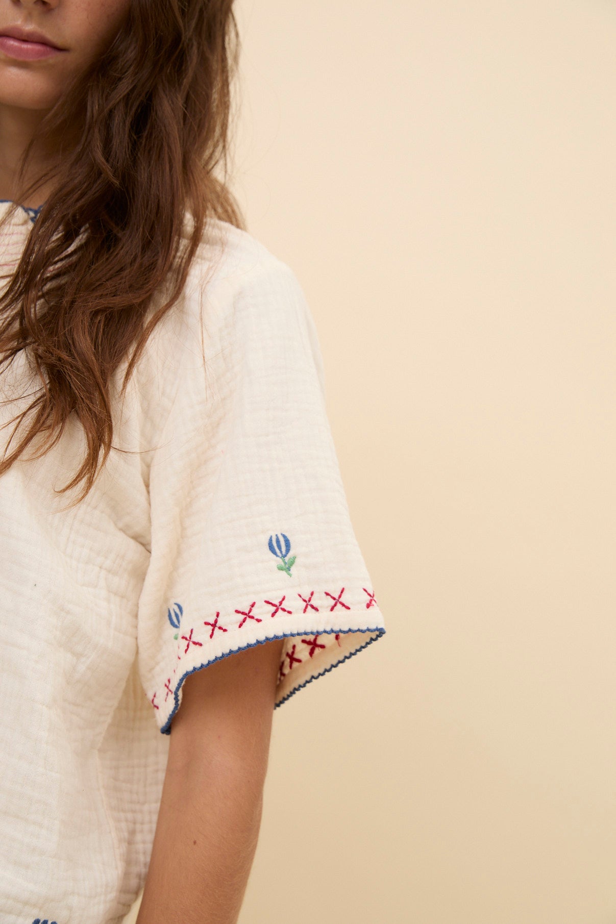 Woman Tulipano embroidered blouse