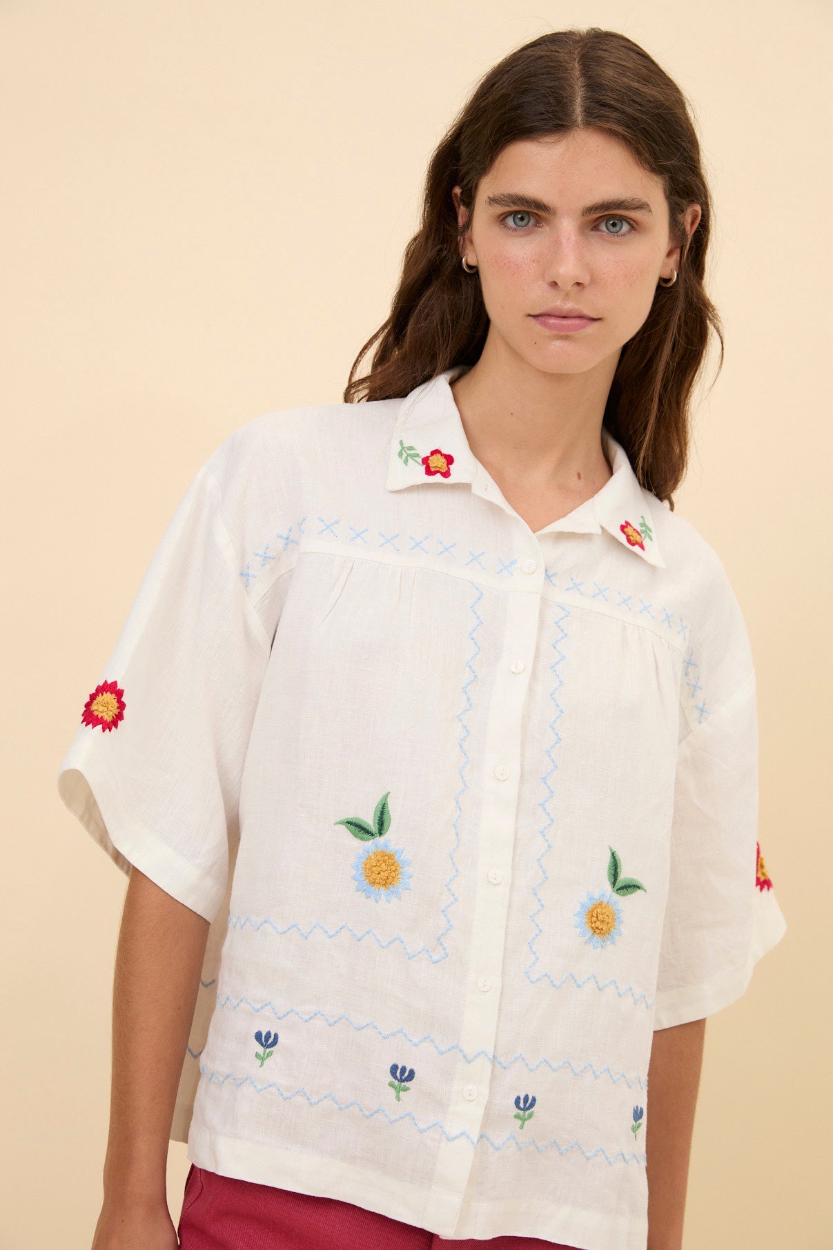 Camisa de mujer bordada O Barqueiro