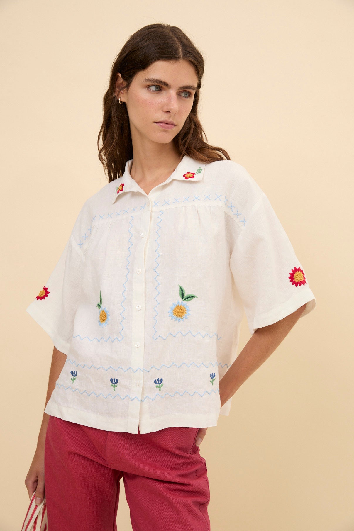 Camisa de mujer bordada O Barqueiro