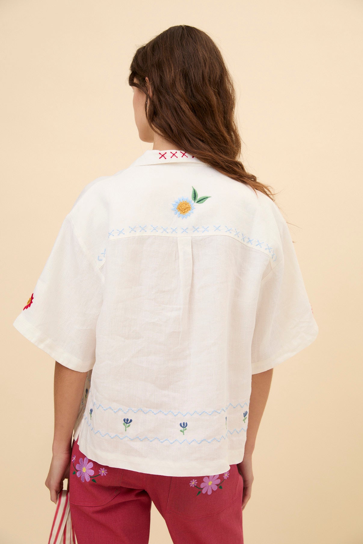 Camisa de mujer bordada O Barqueiro