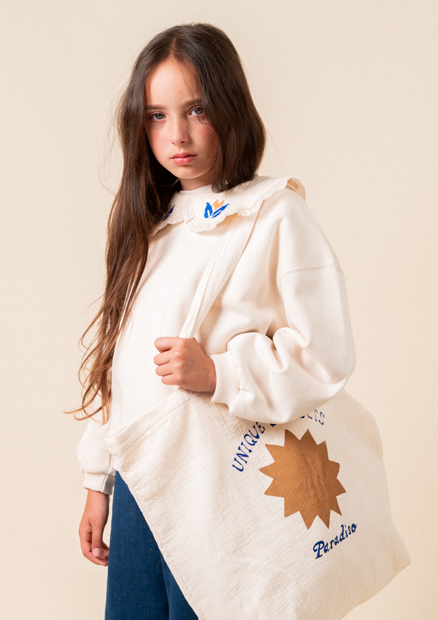 Unique Sunsets bag girl