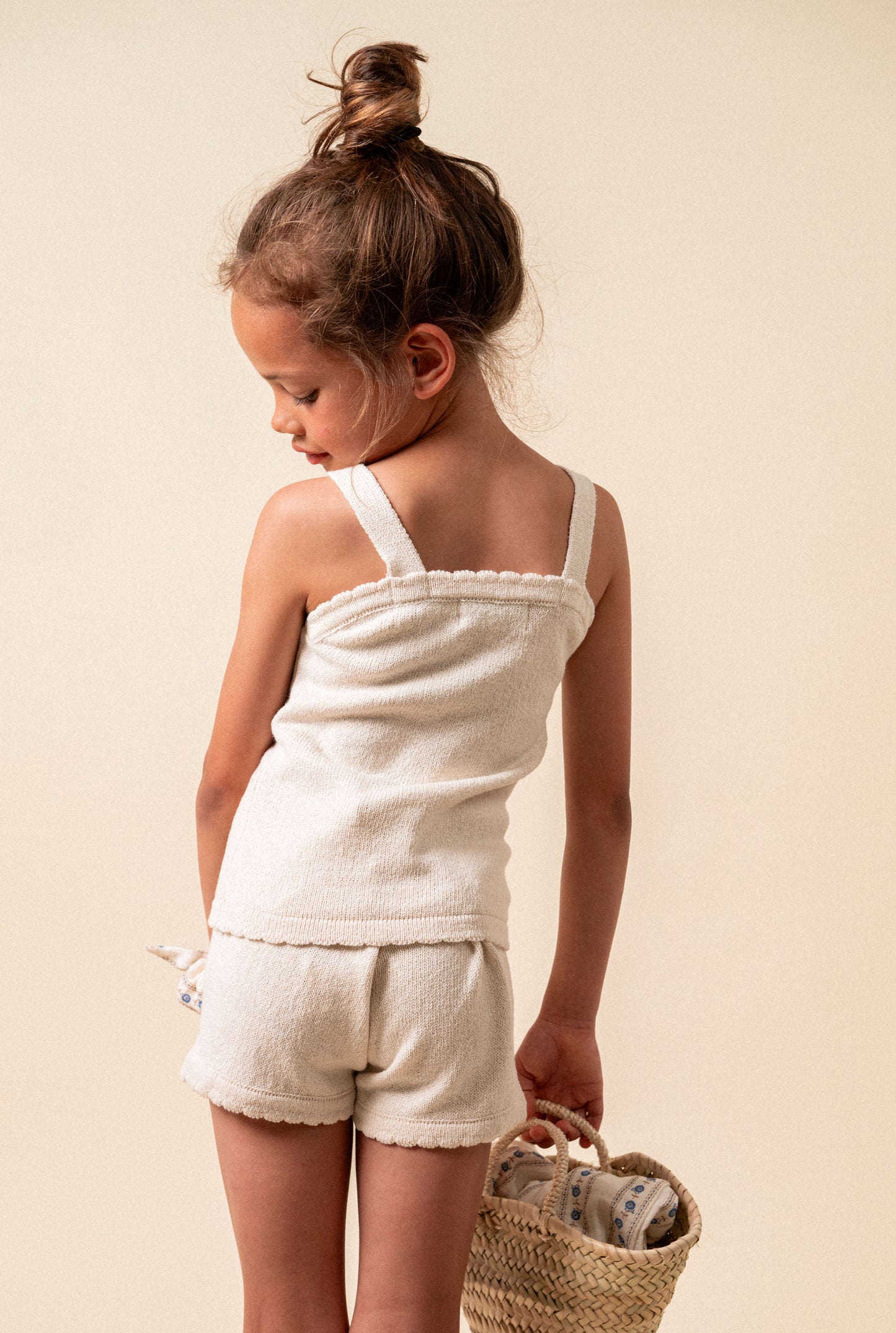 Knit short with floral embroidery girl