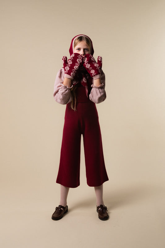 Amarena knit mittens