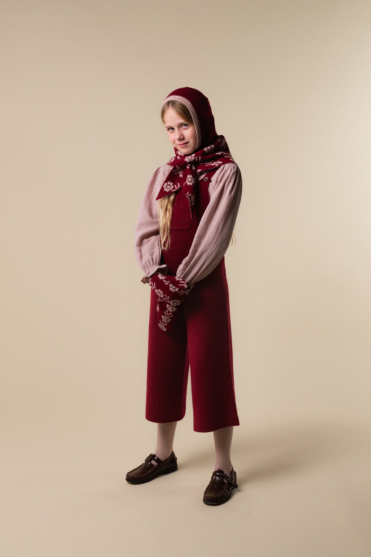 Amarena knit mittens