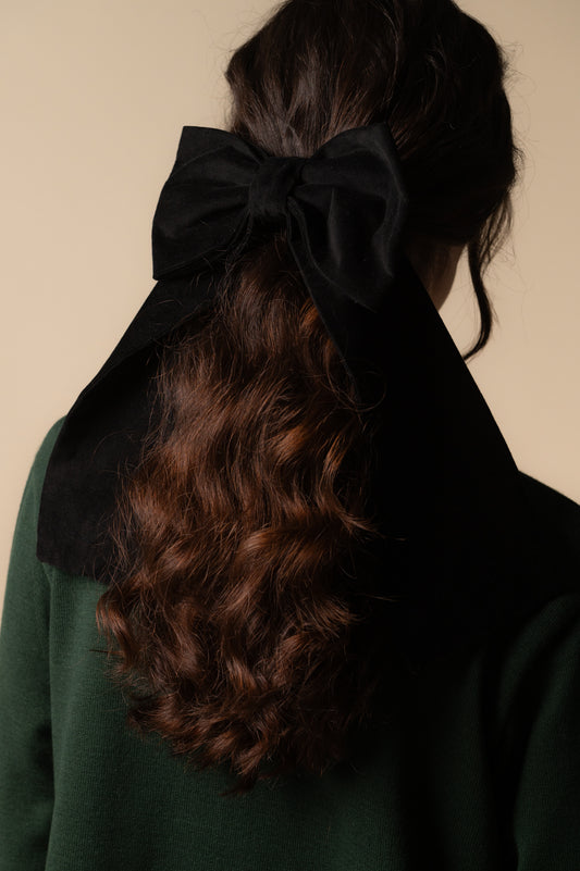 Woman Big bow Black Velvet
